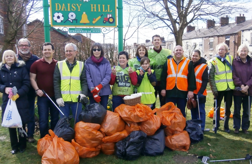 Daisy Hill community litter pick