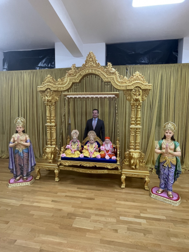 Chris Green at the Shree Swaminarayan Mandir Temple